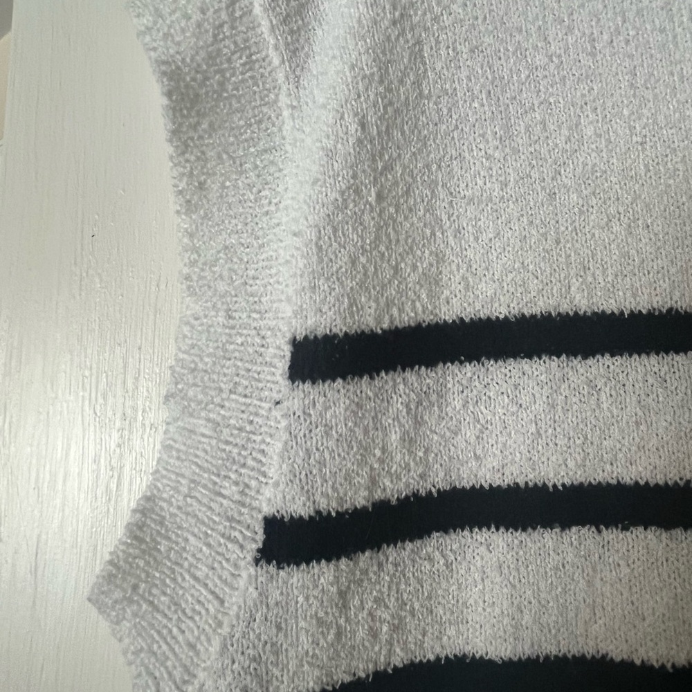 Bobeau White and Black Striped Crew Neck sleeveless Sweater - Picture 6 of 6
